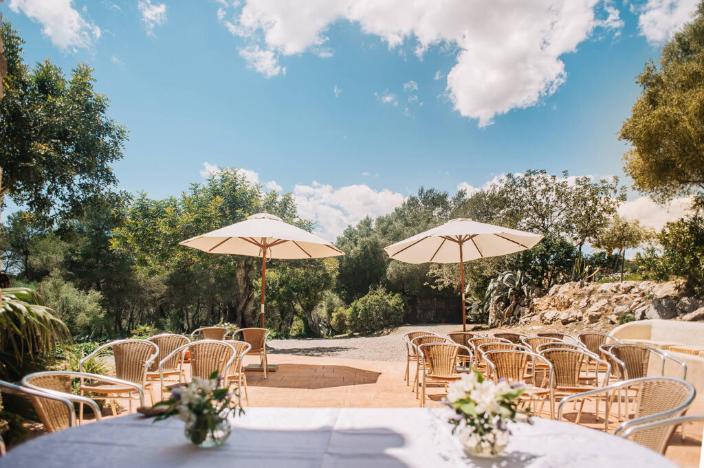 relaxed seating for guests at the rural wedding venue