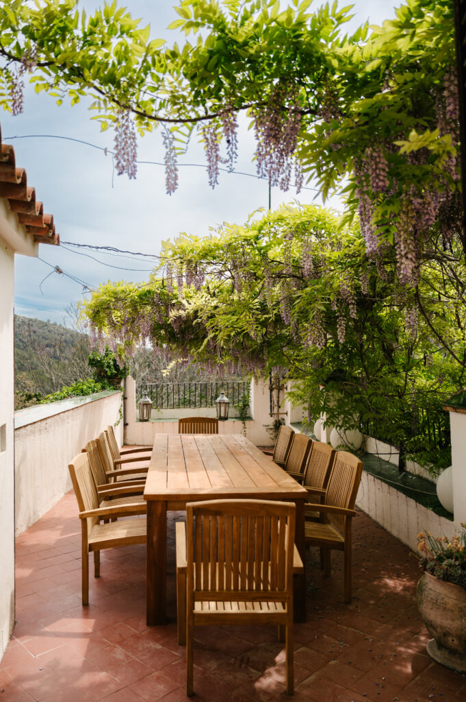 10 Upstairs breakfast terrace
